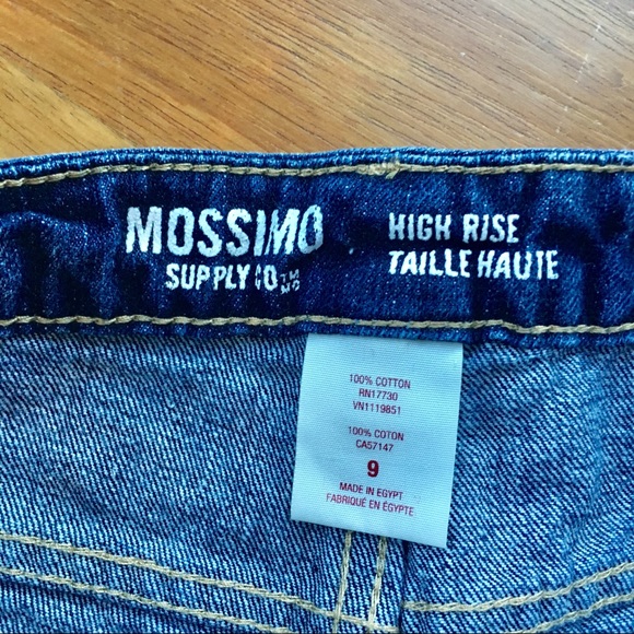 High-Waisted Cutoff Denim Shorts Dark Wash - Picture 3 of 4